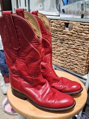 Tony Lama Red  Leather Western Pull-On Boots. Size 5